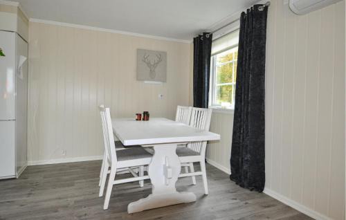Viken House | 3 Bedroom Stunning Home In Årjäng