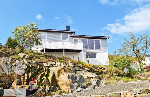Lyngdal House | 3 bedroom stunning home in Lyngdal