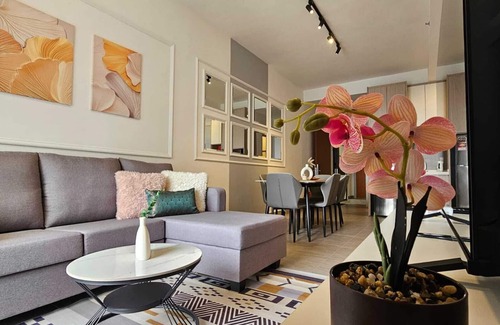 Shah Alam Apartment | 3 Bedroom Suite in Marvelous Shah Alam with WiFi, Gym, Pool & 2 Carpark, Sleeps6