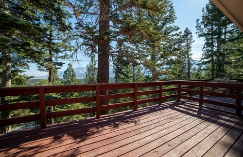 Mammoth Lakes House | 3 Bedroom Townhome with Views Near The Village at Mammoth! Wifi!