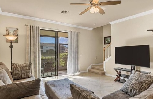 Gran Paradiso Apartment | 3 Bedroom Townhome 225794 by Houzlet
