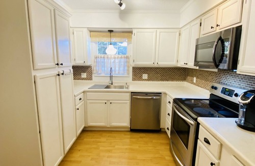 Greenville House | 3 Bedroom Townhome in Excellent Location