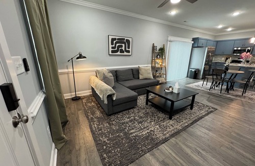 Greenville House | 3-bedroom townhome in superb Greenville with WiFi. Close to ECU and Hospital