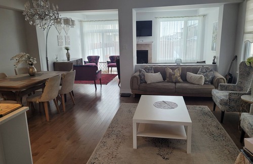 Ottawa Division House | 3-bedroom townhome in charming Ottawa with WiFi, AC. Start your vacation now
