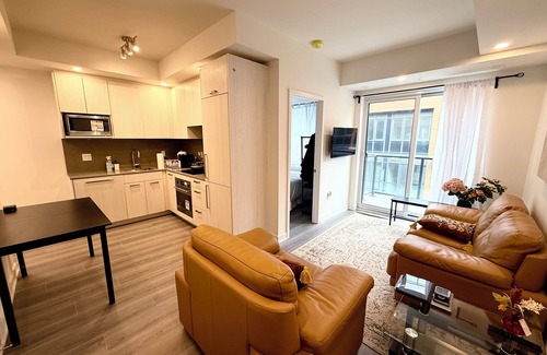 Toronto House | 3-bedroom townhome in nice, quiet Toronto area, also with AC,stairs and bike!