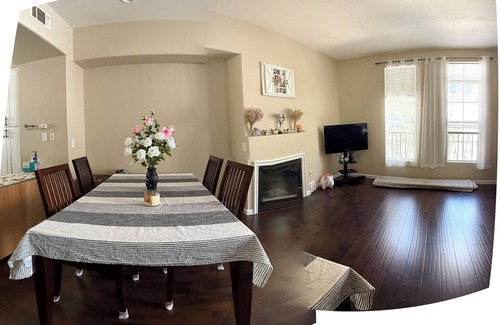 Milpitas House | 3-Bedroom Townhome in beautiful Milpitas with easy access to the Mall,Bart & Bus