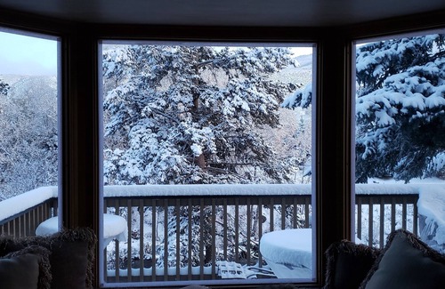 Avon House | 3 Bedroom Townhome, overlooking the EagleRiver, minutes to Beaver Creek and Vail