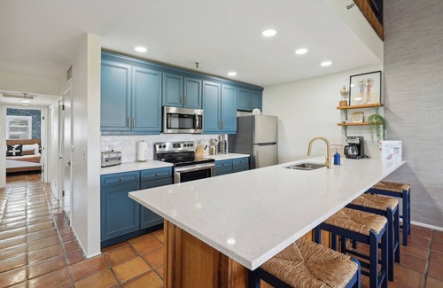 Indian Shores House | 3-bedroom Treehouse on the Beach!