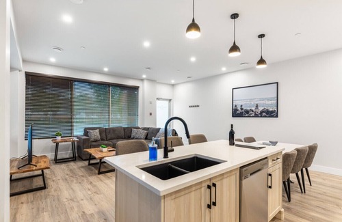 Regional District of Nanaimo Hotel | 3-bedroom Unit Daily/Monthly Rates Available