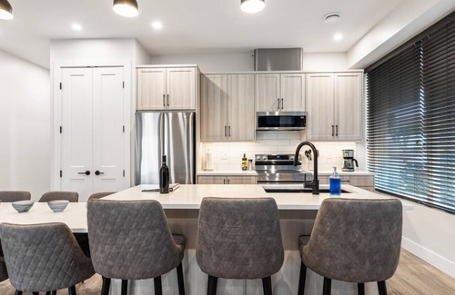Regional District of Nanaimo Hotel | 3-bedroom Unit Daily/Monthly Rates Available