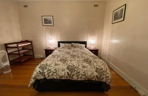 Northcote Apartment | 3 Bedroom Unit in the Heart of Beautiful Northcote