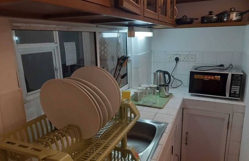 Ilukgoda Apartment | 3-bedroom upstairs apartment, Retreat for families and small groups. Nugegoda