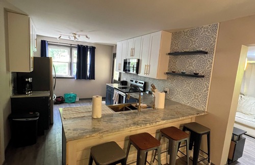 Lancaster House | 3-bedroom vacation home 19 minutes from Hocking Hills State Park