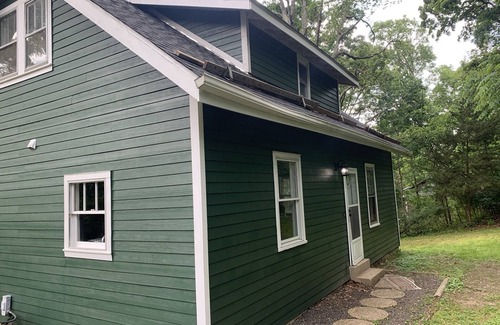 Ballwin House | 3-bedroom vacation home just 20 minutes from Six Flags St. Louis