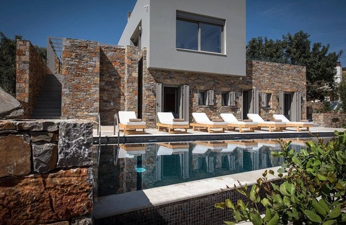 Agios Nikolaos Villa | 3 bedroom villa close to a sandy beach