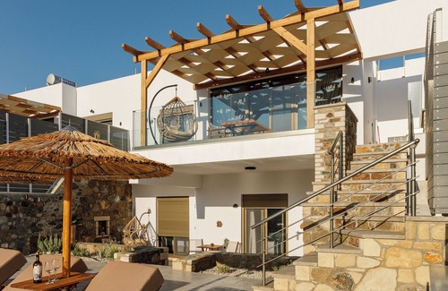 Koutsouras Villa | 3-bedroom villa in gorgeous Makry Gialos with AC, WiFi