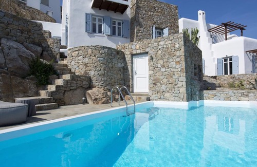Psarou Villa | 3 bedroom Villa in Psarou with private pool by Diles Villas