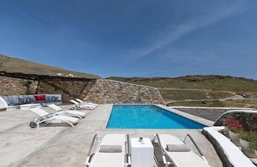 Panormos Villa | 3 Bedroom Villa with private pool and sea view