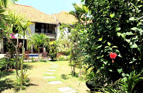 Raya Kuta Villa | 3 Bedroom Villa With Large Large At Only 400 Meters Distance From Seminyak Beach