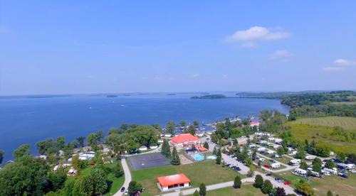 Roseneath House | 3 Bedroom Waterview Cottage 5B