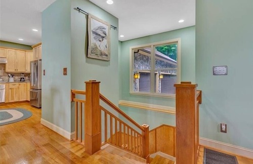 Moneta House | 3 Bedrooms, 1 Flex Room, 3 Bathrooms! Walk-in Water! Wifi! Ping Pong! Come Visit "Best Kept Secret