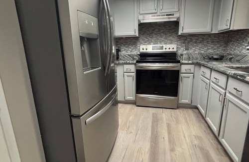 Sandalwood House | 3-bedrooms 1 story TH in Jacksonville. Great location and relax at same time.
