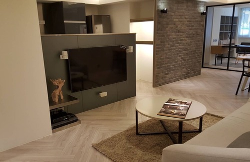 Daan Apartment | 3 Bedrooms+1 Study+3 Bathrooms (Near Taipei 101 & MRT)