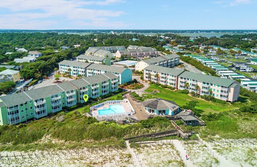 Emerald Isle Condo | 3 bedrooms, 2 bathrooms! 2 outdoor pools, 1 indoor pool!