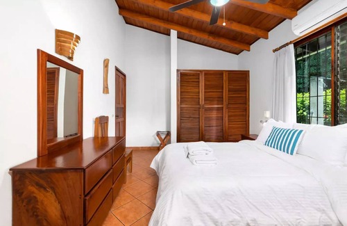 Tamarindo Hotel | 3 Bedrooms 2 bathrooms Family Suite at Hotel Bahia Esmeralda