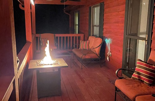 Sloans Valley House | 3 Bedrooms/2 Baths-Private Lake House in Garland Bend with hot tub & fire pit