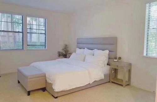Irvine Apartment | 3 Bedrooms Apt with Pool ,GYM