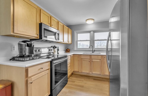 Ripley Apartment | 3 bedrooms Cape Cod at an award wining vineyard -nSparkling Ponds Winery