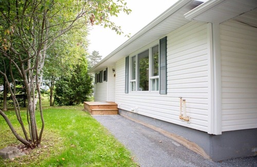 Fredericton House | 3 bedrooms just 3 minutes from Uptown