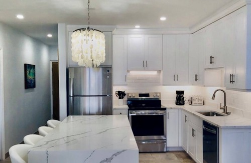 Nazareth Condo | 3 Bedrooms, Stunning Views - Right On The Beach!