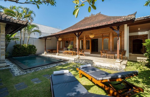 Sunset Road Villa | 3 Bedrooms Villa 5 minutes to Seminyak Beach