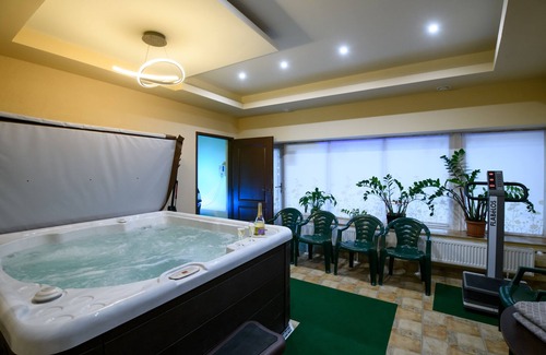 Kirald Apartment | 3 bedrooms with separate bathrooms, Wellness area with Solarium and Jacuzzi
