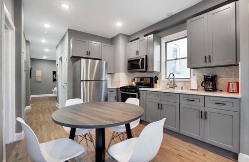 Roselle Park Apartment | 3 Beds-Beautiful Apartment. Near Schools and Bus Transits. Pet Friendly!