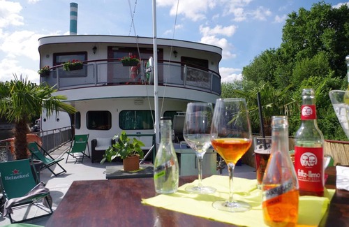 Leipziger Vorstadt Apartment | 3-berth cabin on a residential vessel