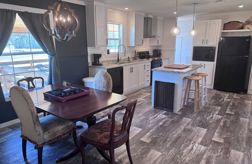 Cropwell House | 3 br 2 ba sleeps 6 near Lake Logan Martin