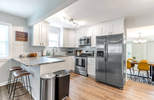 Cottage Line House | 3 BR Beach Bungalow Minutes to the Beach! Dogs Allowed!