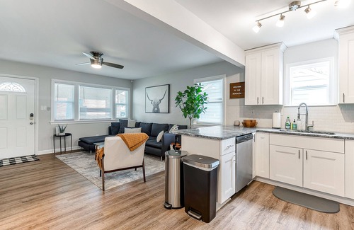 Cottage Line House | 3 BR Beach Bungalow Minutes to the Beach! Dogs Allowed!