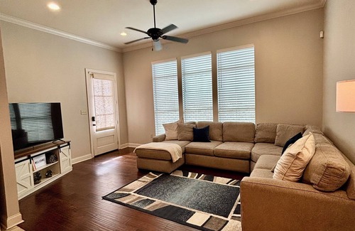 Highlands - Perkins House | 3 BR home just minutes from LSU in a gated community