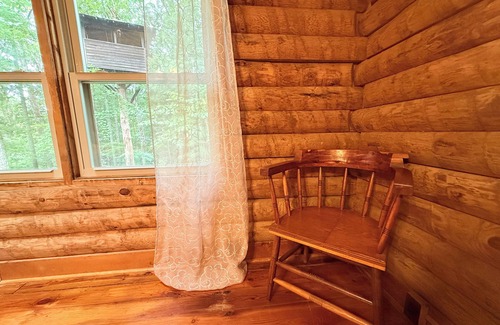 Craig Creek Cabin | 3 BR Log Cabin & 14 acres of private forest; short drive from New Castle and AT