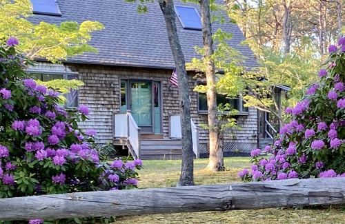 Lagoon Heights House | 3-BR Oak Bluffs Escape - Quick Trip to Towns & Beaches!