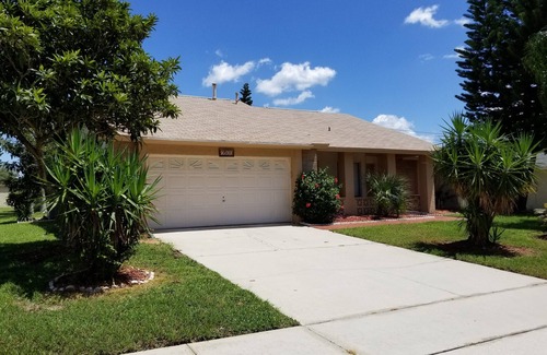 Indian Ridge House | 3 BR Private Pool Home 5miles from Disney - Free Pool + Spa Heat & Gas Grill