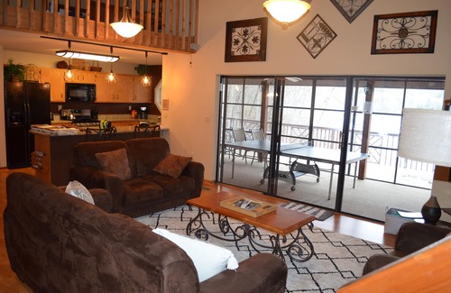 Topton House | 3 BR w/Loft Gated Waterfront home. Lake/mountain views! Private dock. Sleeps 8