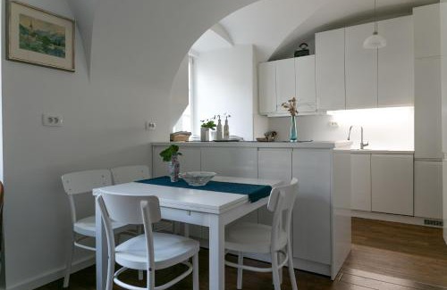Ljubljana Old Town Apartment | 3 Bridges App