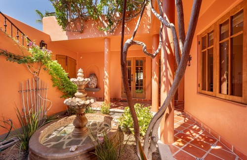 Nopolo House | 3 BRs Water and Mountain Views-Steps to Beach and Inn