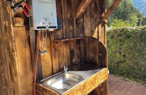 Stall RV Rental | 3 campspace with shower, toilet and electricity. in the winter no shower.