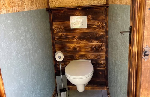 Stall RV Rental | 3 campspace with shower, toilet and electricity. in the winter no shower.